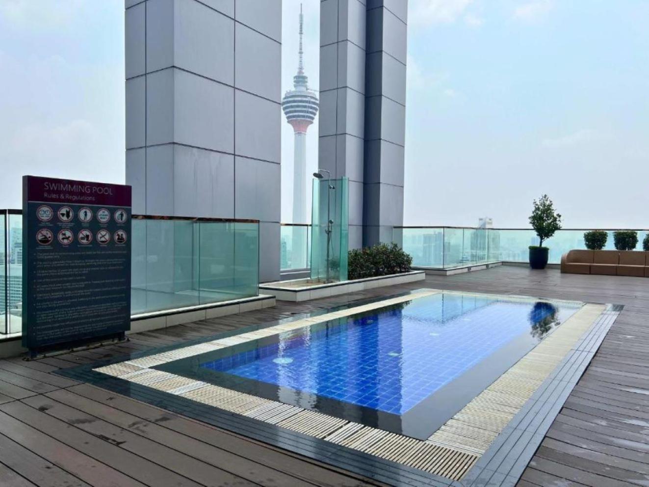 The Platinum Klcc By Comfort Suites Kuala Lumpur Exterior photo
